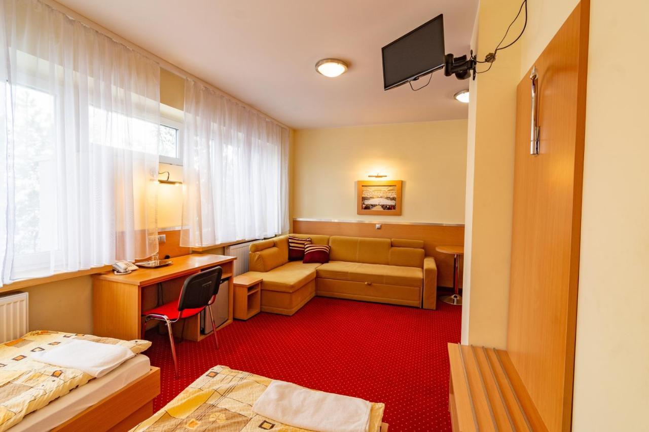 Dom Sportowca Blonie - Mosir Hotel Sanok Exterior photo